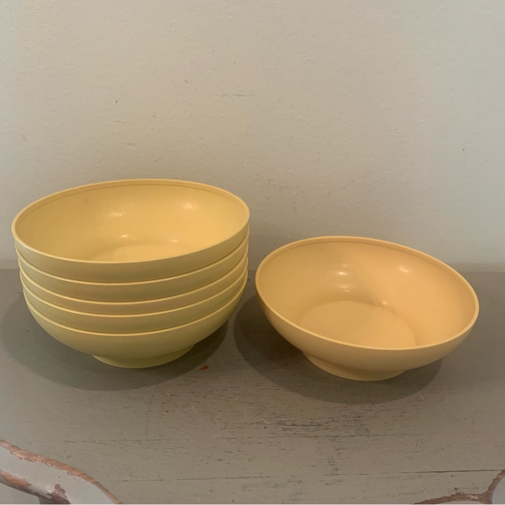 Six VTG Tupperware Harvest Gold Cereal Bowls